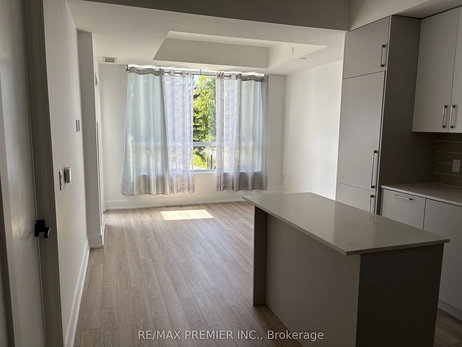 2 bed, $2,600 — Photo 2