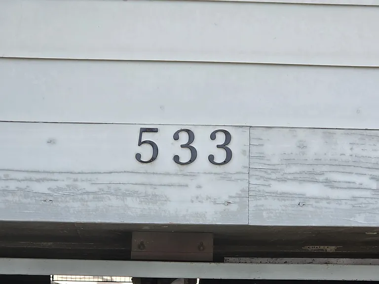 533 E Verdugo Ave — Photo 3