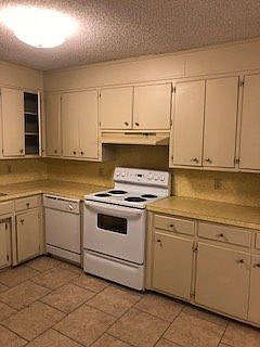2nd image of 1305 N Hills Blvd
