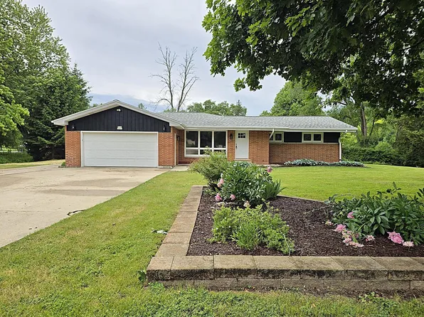 W136N7015 Claas ROAD, Menomonee Falls, WI 53051