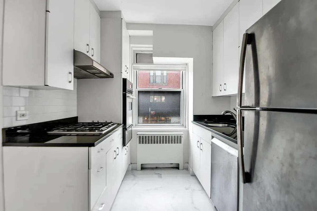 150 East 61st Street — Photo 4