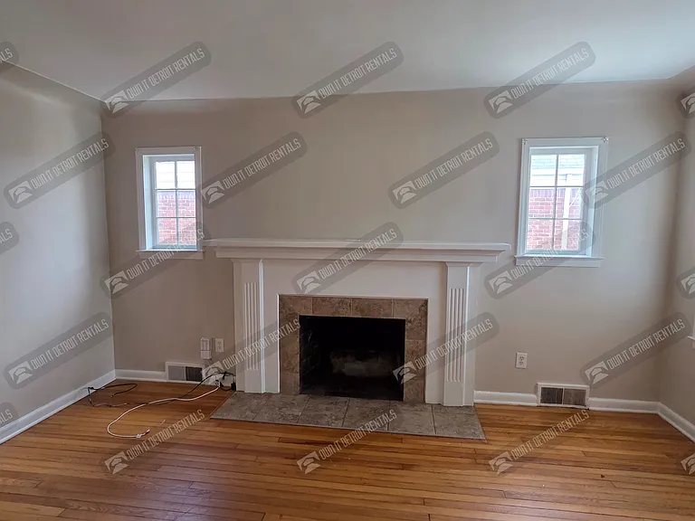 20252 Roscommon St — Photo 7