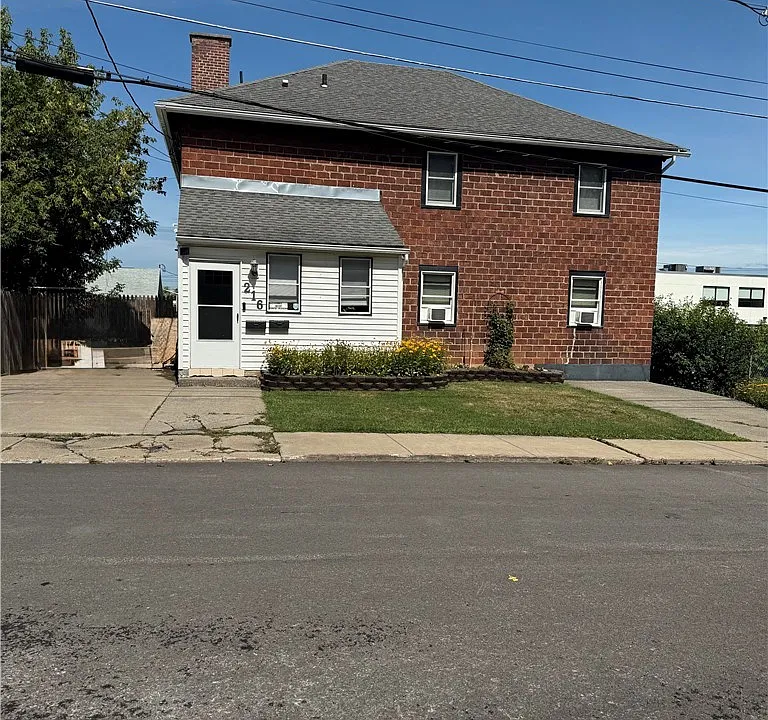 216 William St