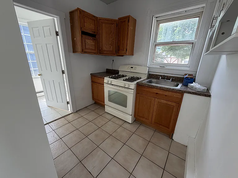 51 Cleveland St #2 — Photo 8