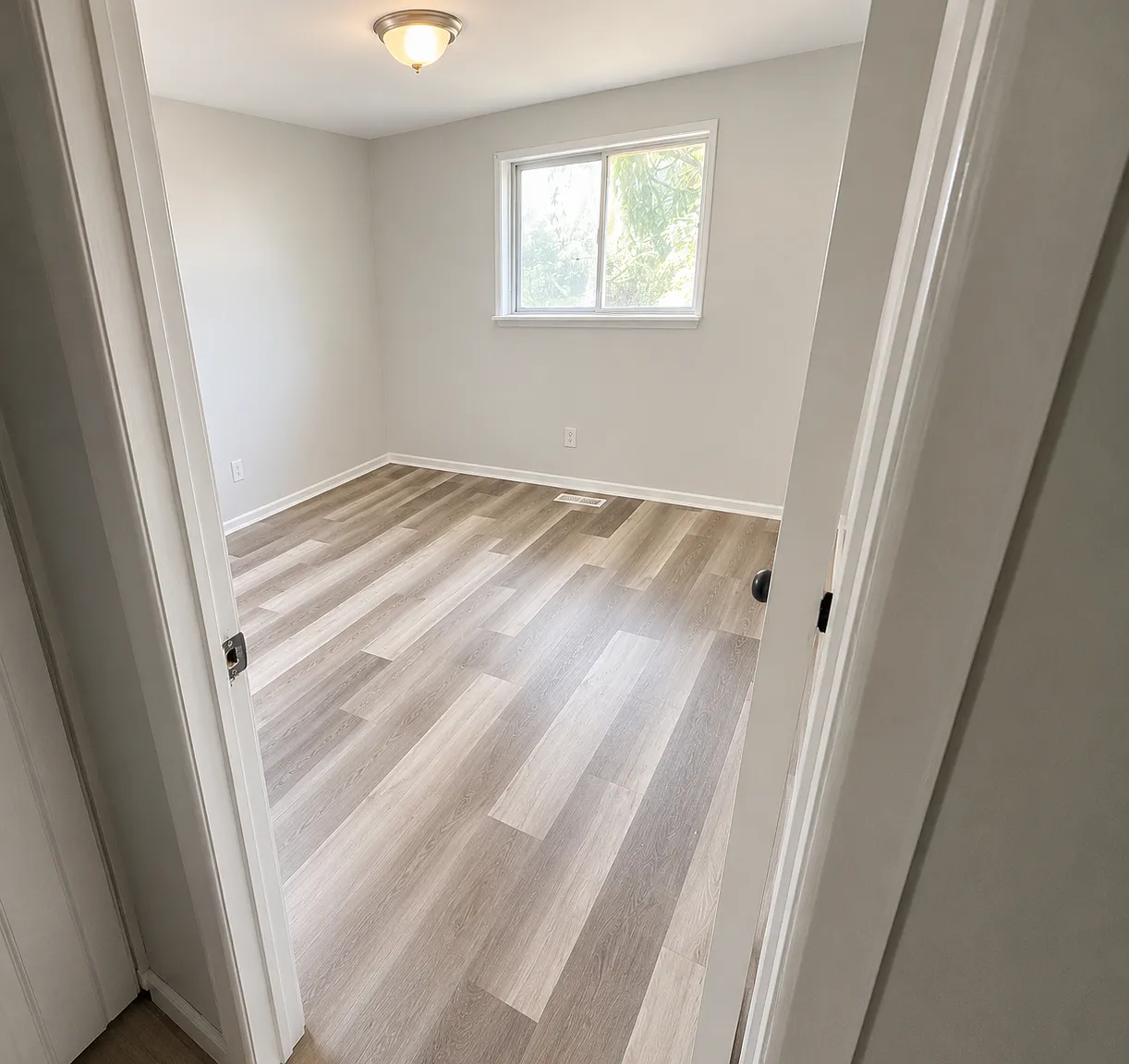 4 bed, 1.5 bath, 1351 sqft, $1,450 — Photo 4