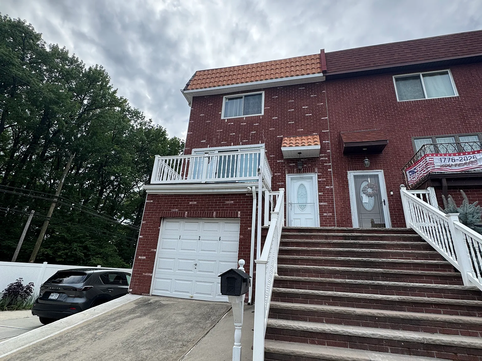 3 bed, 2.5 bath, 1800 sqft, $3,350 — Photo 1