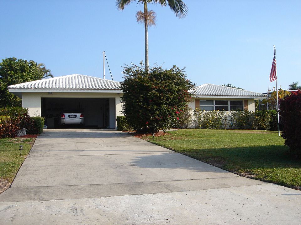 2nd image of 741 Emerald Harbor Dr