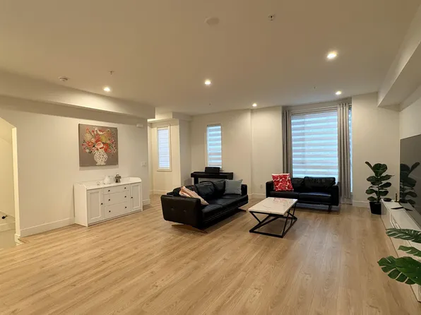 7670 207th St #8, Langley, BC V2Y 3N7