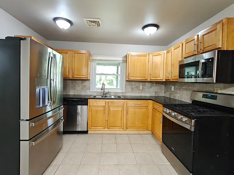 45 Meribrook Cir — Photo 3