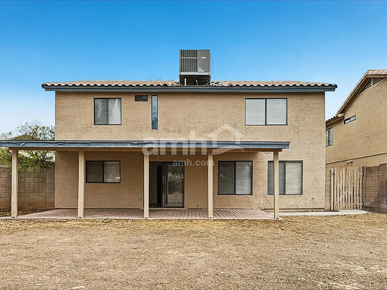 2015 E Daley Ln — Photo 17