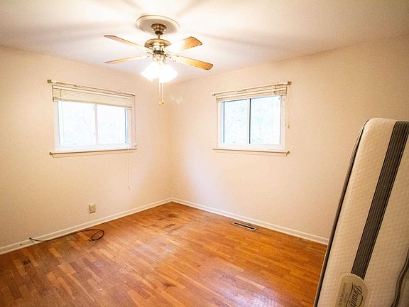 4th image of 9215 Maplewood Dr