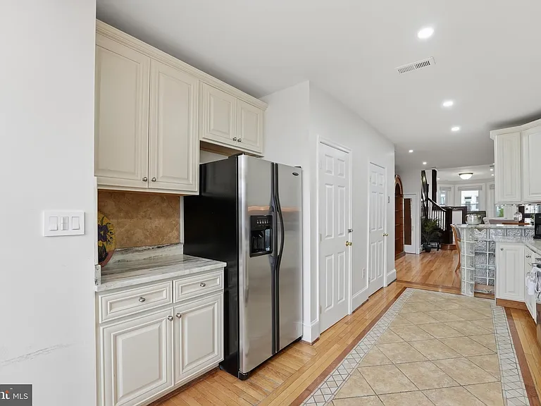 56 Adams St NW — Photo 13