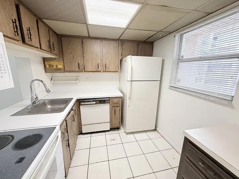 2800 NW 56th Ave #F-201-1