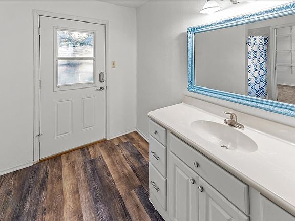 5th image of 1812 Trinity Dr