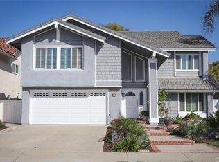 11 Glorieta E, Irvine, CA 92620