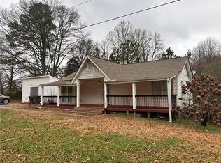 32 Victory Dr, Roopville, GA 30170