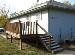 1520 2nd Ave APT A, Leavenworth, KS 66048