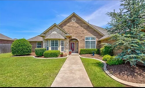 2008 Pembroke Ln Photo 1