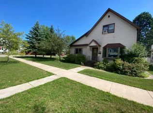 1303 Elizabeth Ave, Marinette, WI 54143