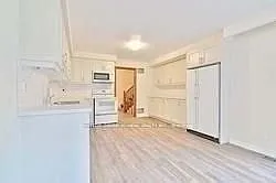 7887 Dufferin St — Photo 16