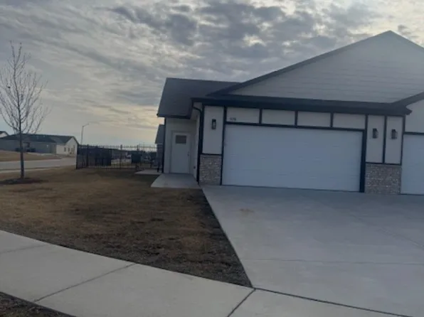 5196 N Honeylocust St, Wichita, KS 67226