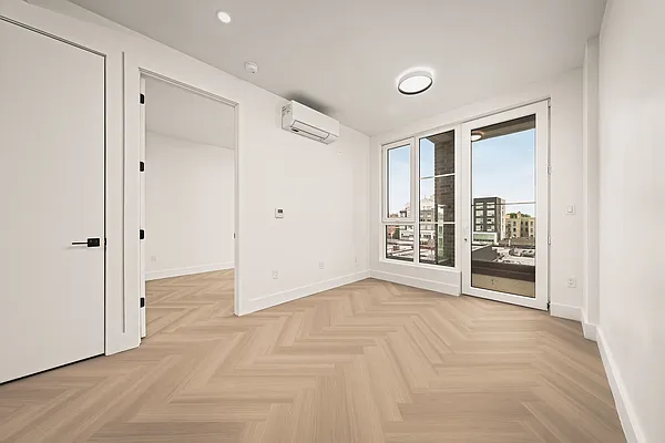 Bedroom, photo 1