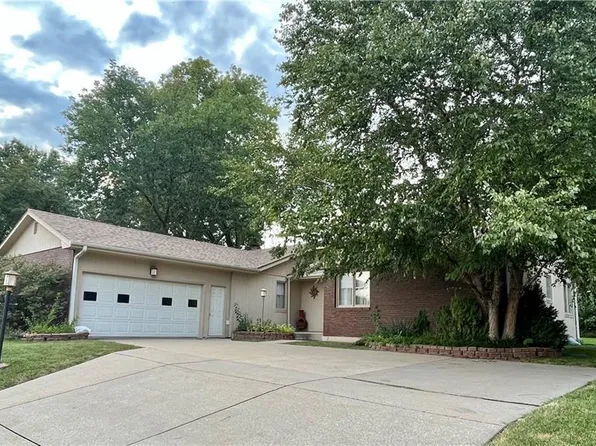 4401 Faraon St, Saint Joseph, MO 64506