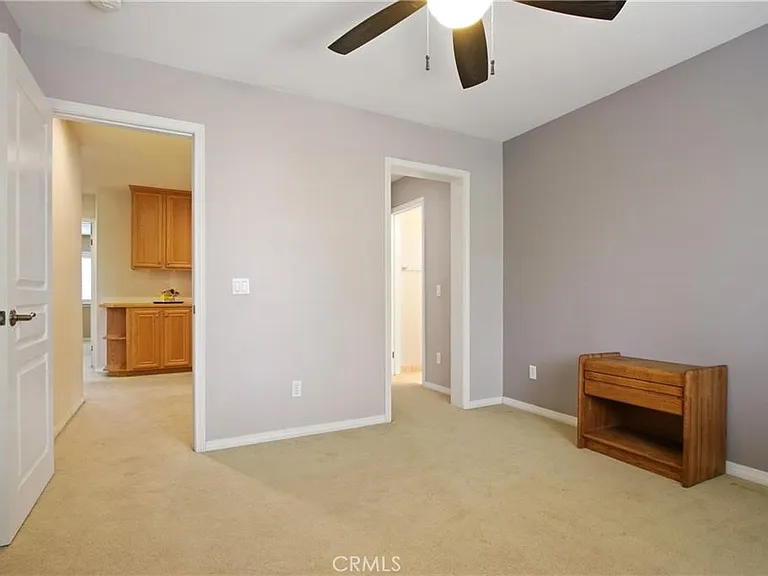 823 Canterbury Ln — Photo 28