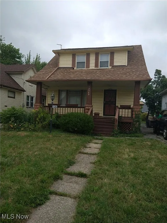 12509 Farringdon Ave photo 1