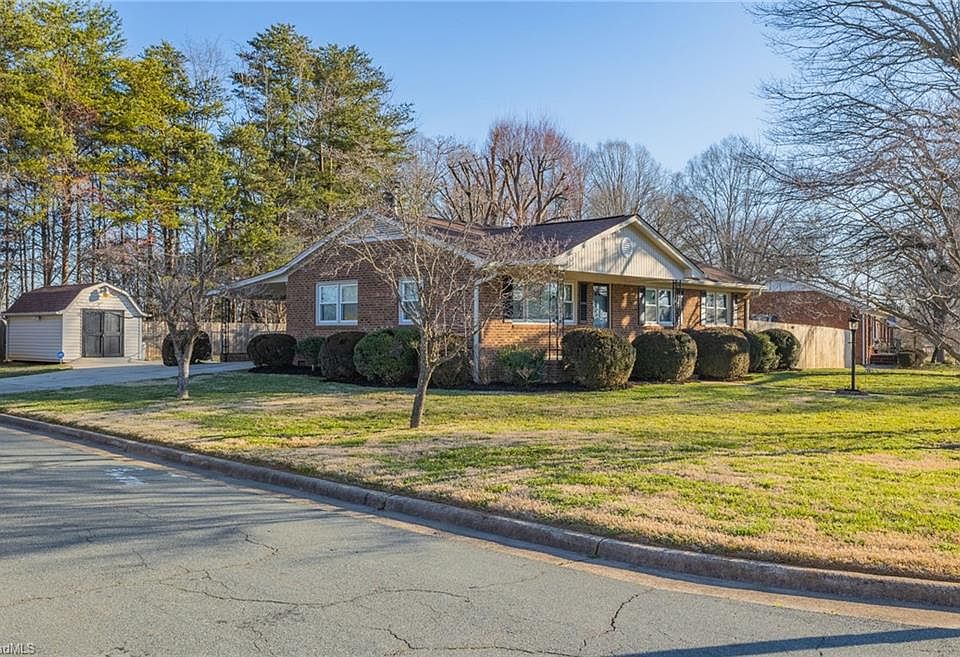 1st image of 824 Mystic Dr
