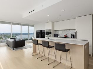 1365 Davie St #1403, Vancouver, BC V6E 1N5