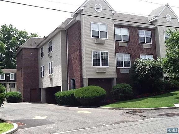 4th image of 25 Crest St Unit 21-210