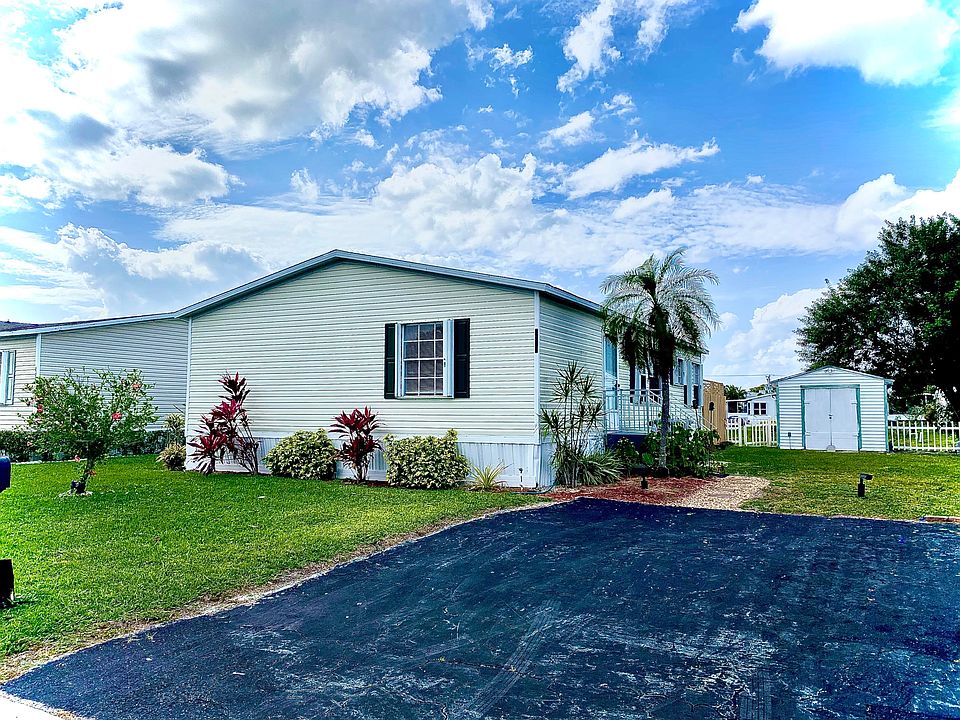 Home For Sale In Sandalfoot