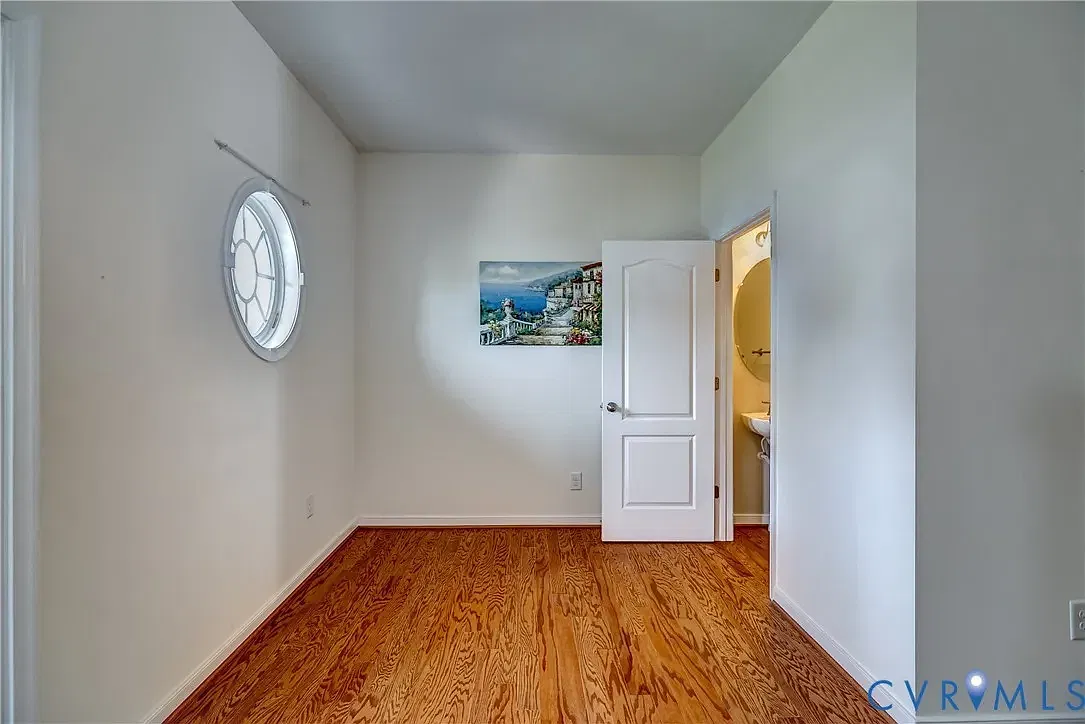 3 bed, 2.5 bath, 2415 sqft, $2,900 — Photo 2
