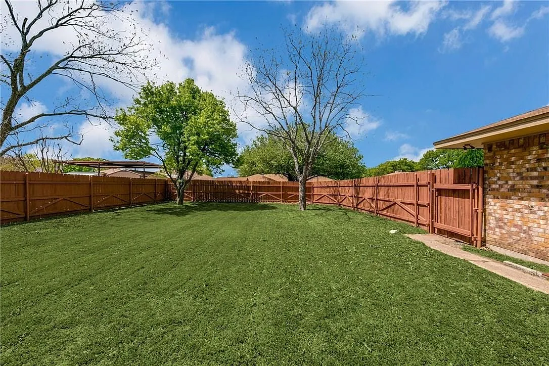 3 bed, 2.0 bath, 1653 sqft, $1,975 — Photo 4