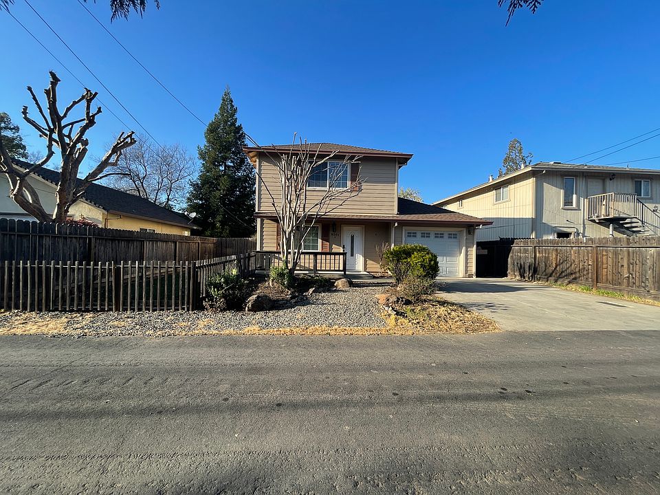 1st image of 850B Shearer St