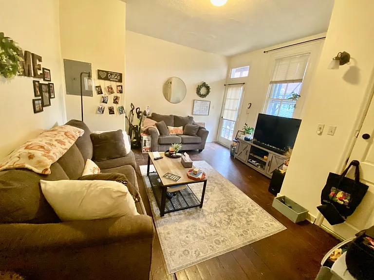119 S Queen St #2 — Photo 5