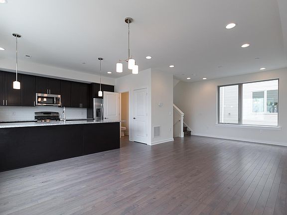 3rd image of 2123 E Lehigh Ave