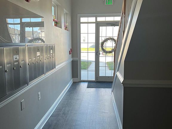 4th image of 1817 Selvin Dr Unit 102