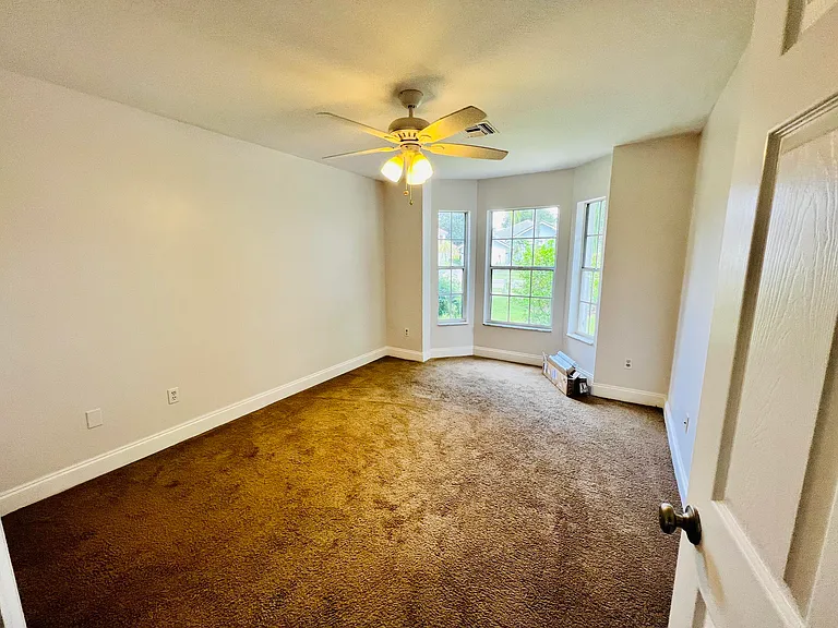 2485 Stonegate Dr — Photo 10