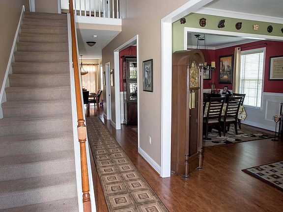 5th image of 116 Rosemary Ct