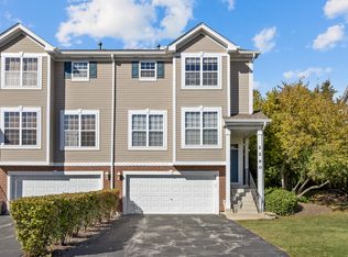 2260 Hudson Cir, Aurora, IL 60502