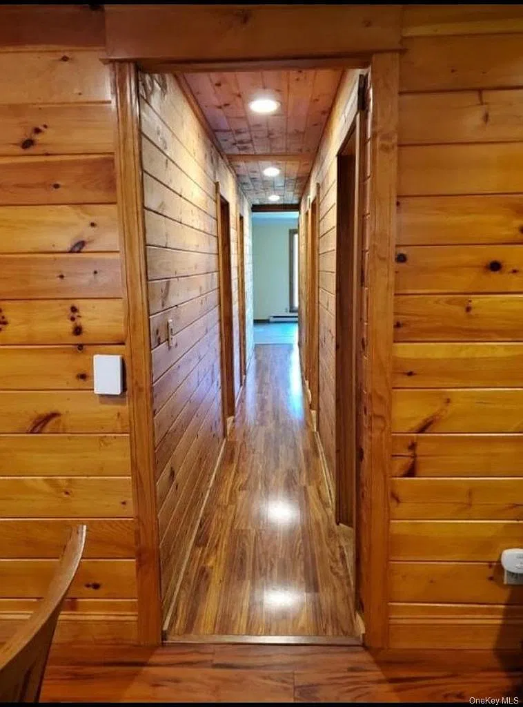 5 bed, 2.0 bath, 1500 sqft, $2,500 — Photo 4