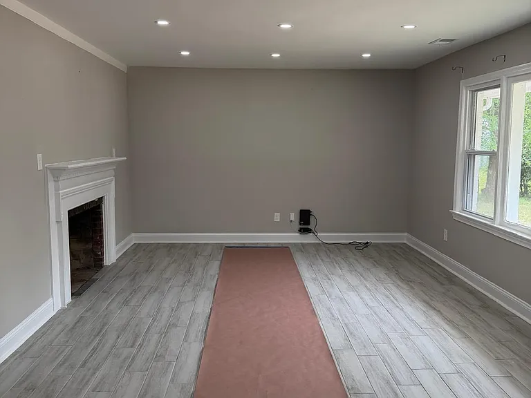105 Lakeland Dr — Photo 1