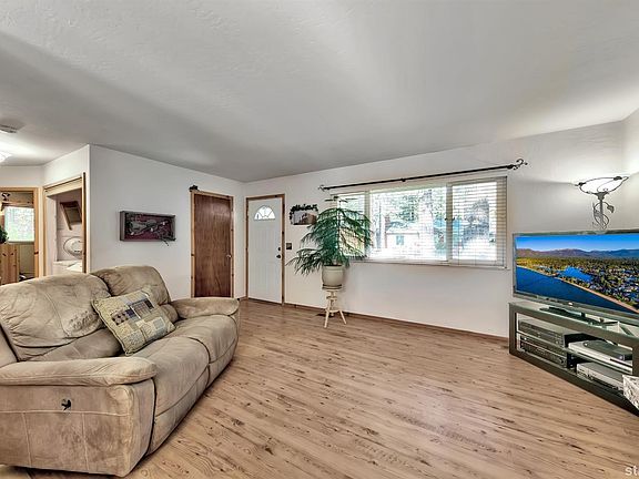 5th image of 2684 Elwood Ave