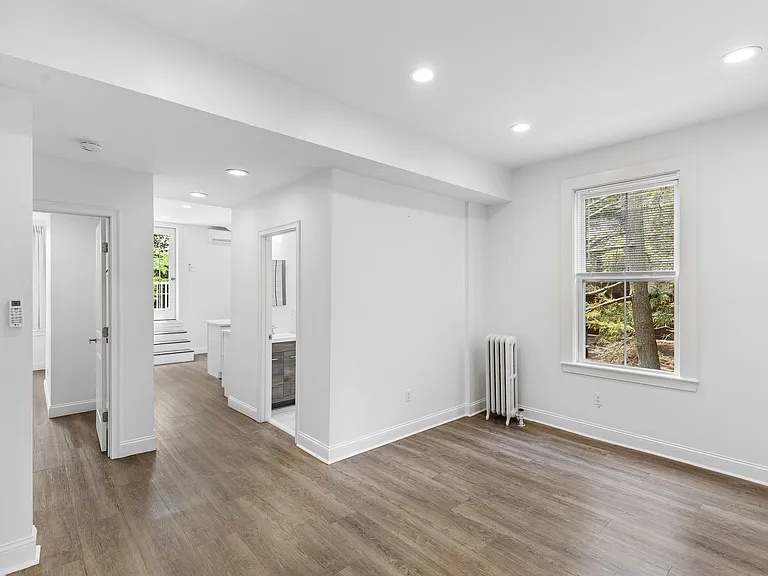 79 Lloyd Avenue — Photo 7
