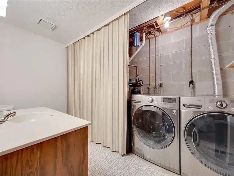8509 S Maplebrook Cir — Photo 2