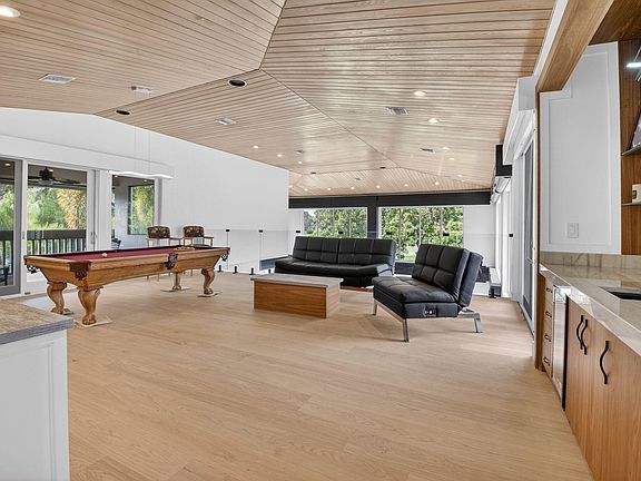 4th image of 19787 Oakbrook Circle