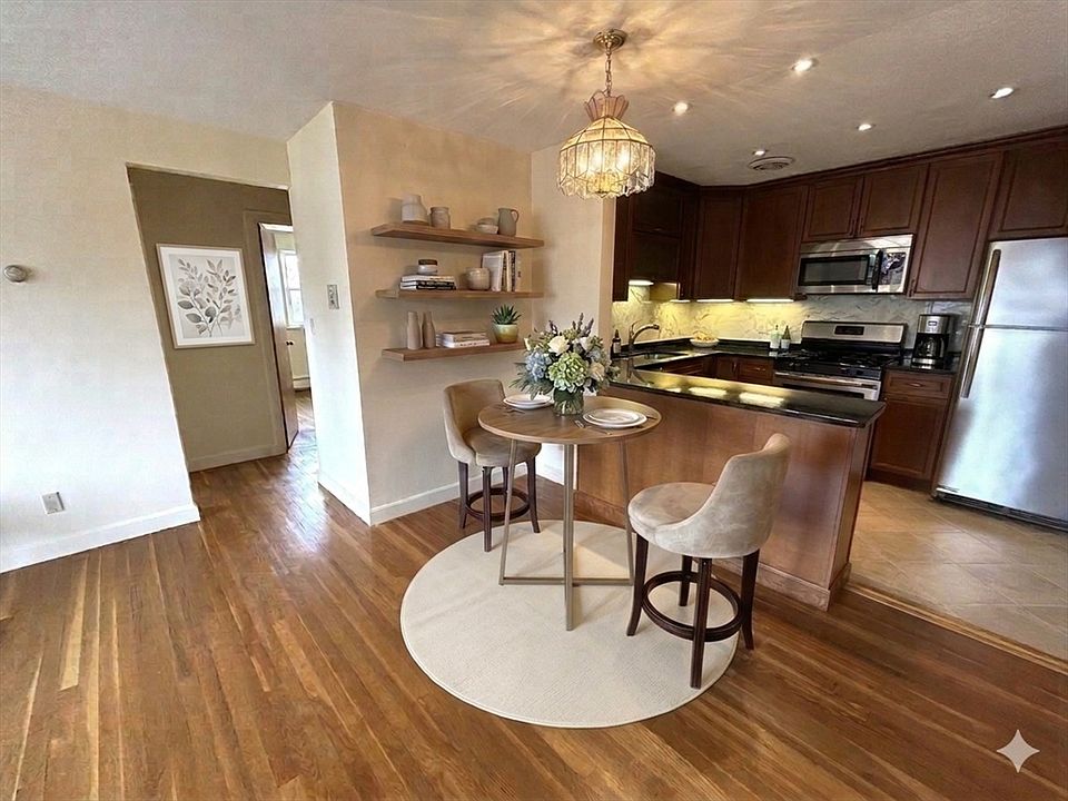 1st image of 20 Whitman Rd APT 2-1
