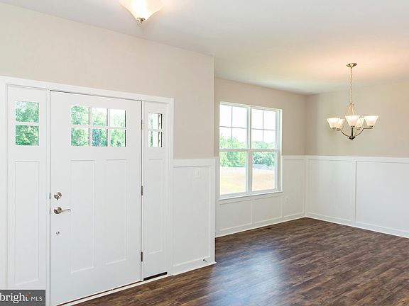 3rd image of 292 Anderson Dr